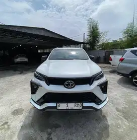 FORTUNER 2.8 VRZ TSS  2025 NIK 2024 Km 5 Ribu Servis Ricord