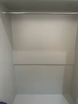 Lemari Kaca Sliding