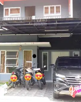 RUMAH 2LT SUDAH RENOV FULL BAJA RINGAN SIAP HUNI DI GRAND ACASIA