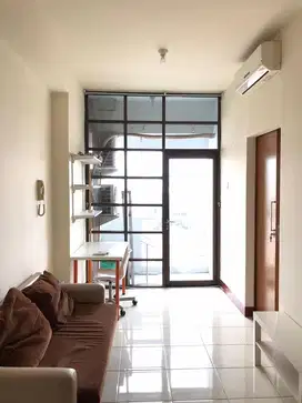 Sewa Apartemen Salemba Residence Full Furnish Lantai Sangat Rendah