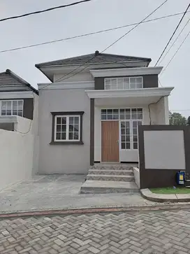 Rumah Minimalis Modern di Tengah Kota