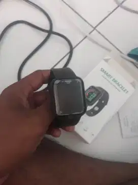 Jam tangan smartwatch