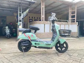 Sepeda listrik/selis e.nine NE 1