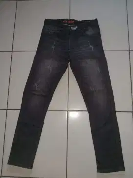 Celana jeans skinny sobek