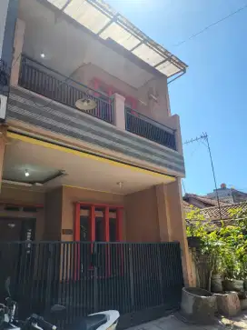 Disewakan rumah di melong margaasih 2 lantai