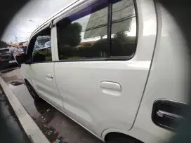 Putih Melati bersinar
