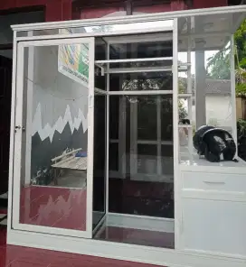 LEMARI PAKAIAN KACA