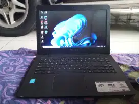 ASUS CORE I3 GEN 5 SSD 240GB RAM 10GB