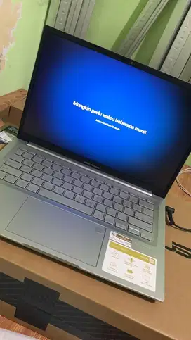 Laptop Asus VivoBook 14x M1403QA-VIPS752 Silver RAM 16GB SSD 512GB
