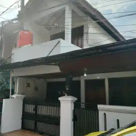 Rumah di perumahan di pondok ungu disewakan dua lantai