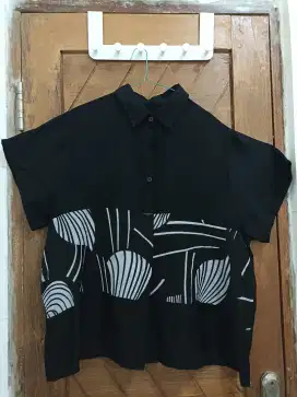 Kemeja hitam big size