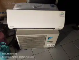 AC Daikin Inverter 1/2 PK Second