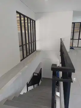 Disewakan gudang bagus ada kantor dekat tol cakung Jakarta Timur