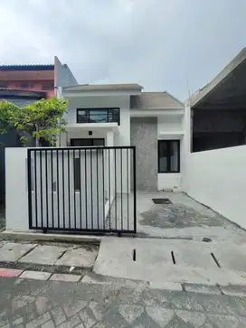 Rumah di Perum Tirta Agung Gununganyar Surabaya Bagus Siap Huni
