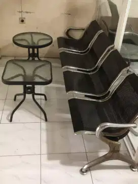 Kursi tunggu stenlis