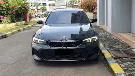 BMW 330i 330 i M Sport CKD AT Hitam 2023 Like New Low Km 24Rb Record