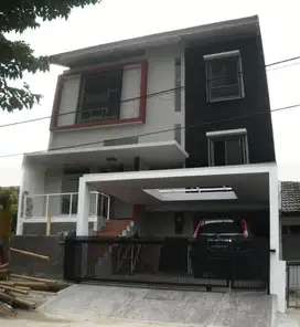 Rumah di Bermis klp gading siap huni Jakarta Utara