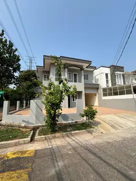 Rumah Hoek 2 Lantai Full Renov Sektor 1G Gading Serpong