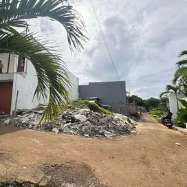 LAHAN KECIL DI KAWASAN VILLA BINGIN, ULUWATU - BALI