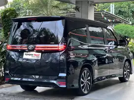 TOYOTA VOXY 2.0 CVT 2024
