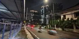 Bangunan Komersil luas lokasi strategis di Cempaka Putih