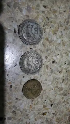Uang kuno 100 rupiah wayang