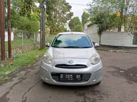 Nissan march matic 2011 silver