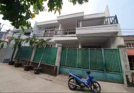 Di Jual Rumah Strategis Dalem Komplek Di Duren Sawit Jakarta (C0410)