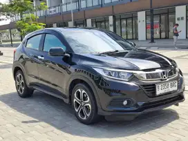 HRV E CVT AT 2020 HITAM
