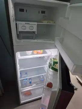 Rugi banget nih baru sebulan kulkas 2 pintu merk LG