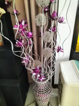 Preloved Vase Shape Aluminum Stand Up Light Decorative LED Bedroom