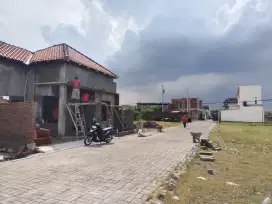 Invest Rumah / Tanah di Timur Mall Luwes Gentan. bisa Kpr