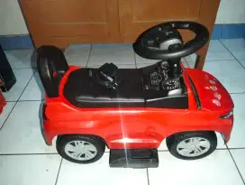 Mobil Mobilan Aki Anak Like New