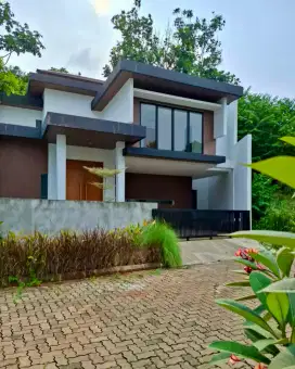 Dijual Rumah Dalam Komplek Aman dan Nyaman Di Area Villa Cinere Mas