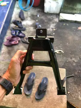 Standar tengah supra x 100/supra fit 100 (original KTM)