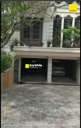 Rumah Lux 2 Lantai Prime Area, Jalan Madiun, Menteng, Jakarta
