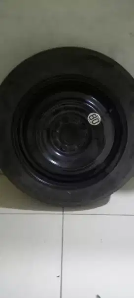 Ban cadangan mobil juke original
