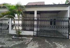 0153 Disewakan Rumah di Verona Gresik 1 Lantai Kt2 Km1 Kosongan
