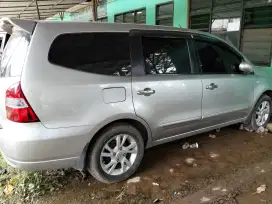 DIJUAL NISSAN GRAND SV LIVINA 2012