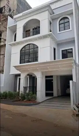 dijual rumah brand new 3 lt private pool town house Kemang jaksel