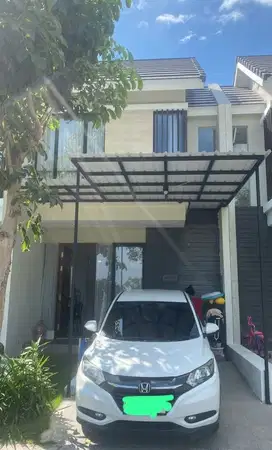 Rumah Northwest Lake Surabaya