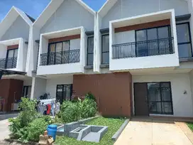 RUMAH EKSKLUSIF SIAP HUNI DIJUAL 2 LANTAI DEKAT KARAWACI