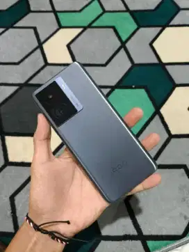 Jual iqoo z7 5G ram 12+8 internal 256 atau TT kebawah utamakan mahar