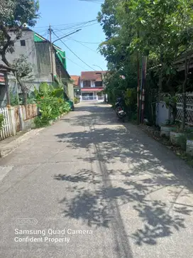 Rumah lama murah hitung tanah di komplek Ciwastra dekat Margahayu Raya