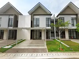 Rumah Tahap 2 PIK 2 View Langsung Danau 2Lt 10x15 4+1KT Siap Huni