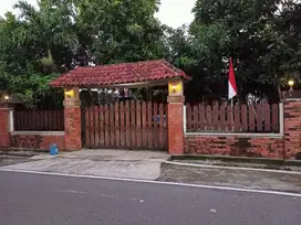 Disewakan Rumah Joglo Luas Cocok untuk Hunian Atau Kantor