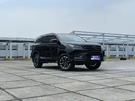 Toyota Fortuner 2.8 GR Sport 4x4 2022 low Km 25rb Tangan 1