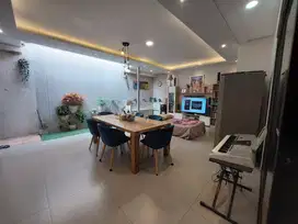 Rumah 2 Lantai 2 Tatar Lokacitra Kota Baru Parahyangan