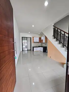 Jual Rumah Green Lake City 4x12 East Asia Rapi Siap huni
