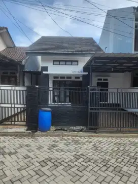 Rumah dijual di permata buah batu depan kampus STT Telkom